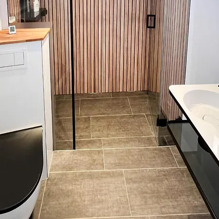 In With Sauna בית נופש *