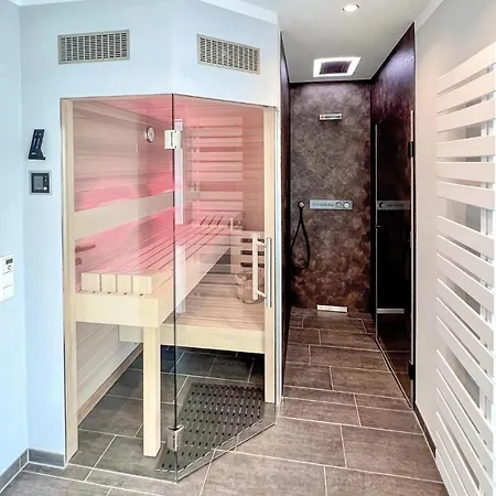 בית נופש In With Sauna *